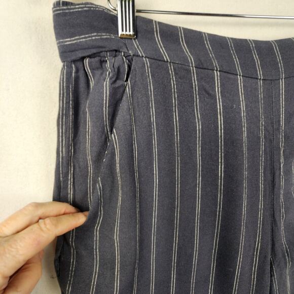 Wilfred Aritzia Paperbag Pants Women L Black Cream Striped Wide Leg Cropped - Picture 6 of 15